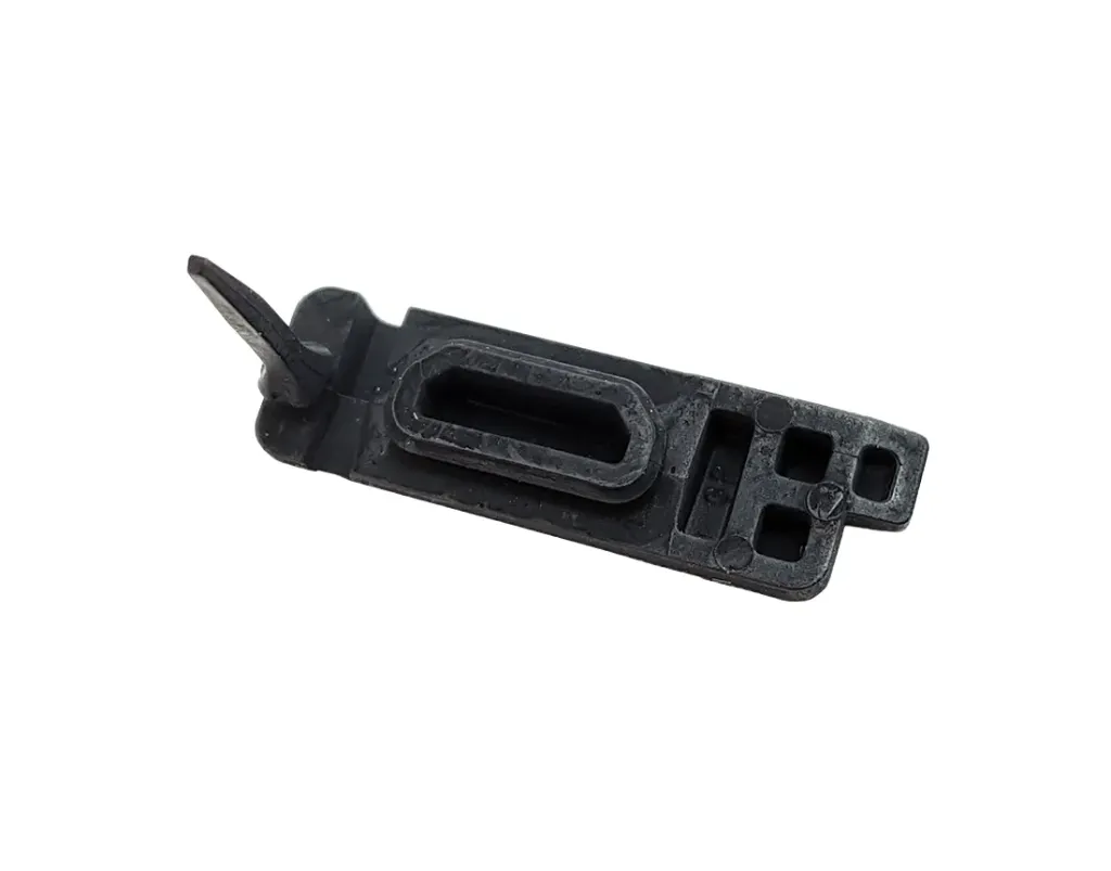 Боковая заглушка под USB  